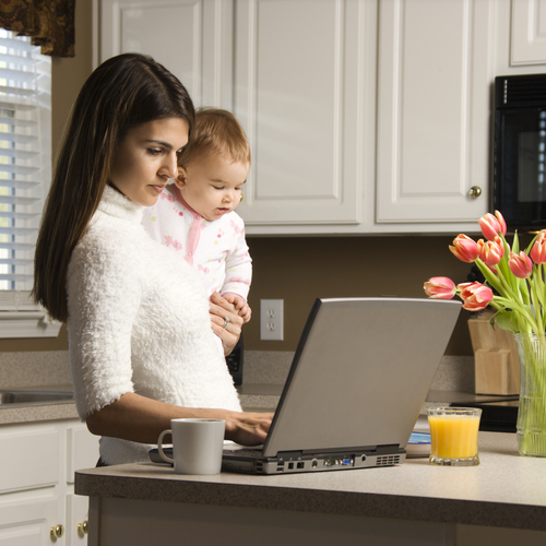 Mothers are increasingly active readers of blogs and social networks.