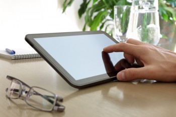 More Americans actively consume news on tablet computers than they previously had.
